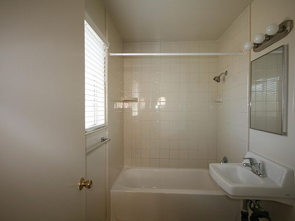 5th image of 1665 Maurice Ln #1