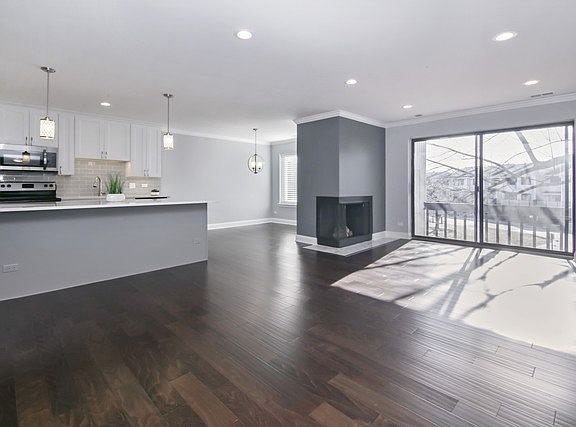 3rd image of 3085 Pheasant Creek Dr APT 204