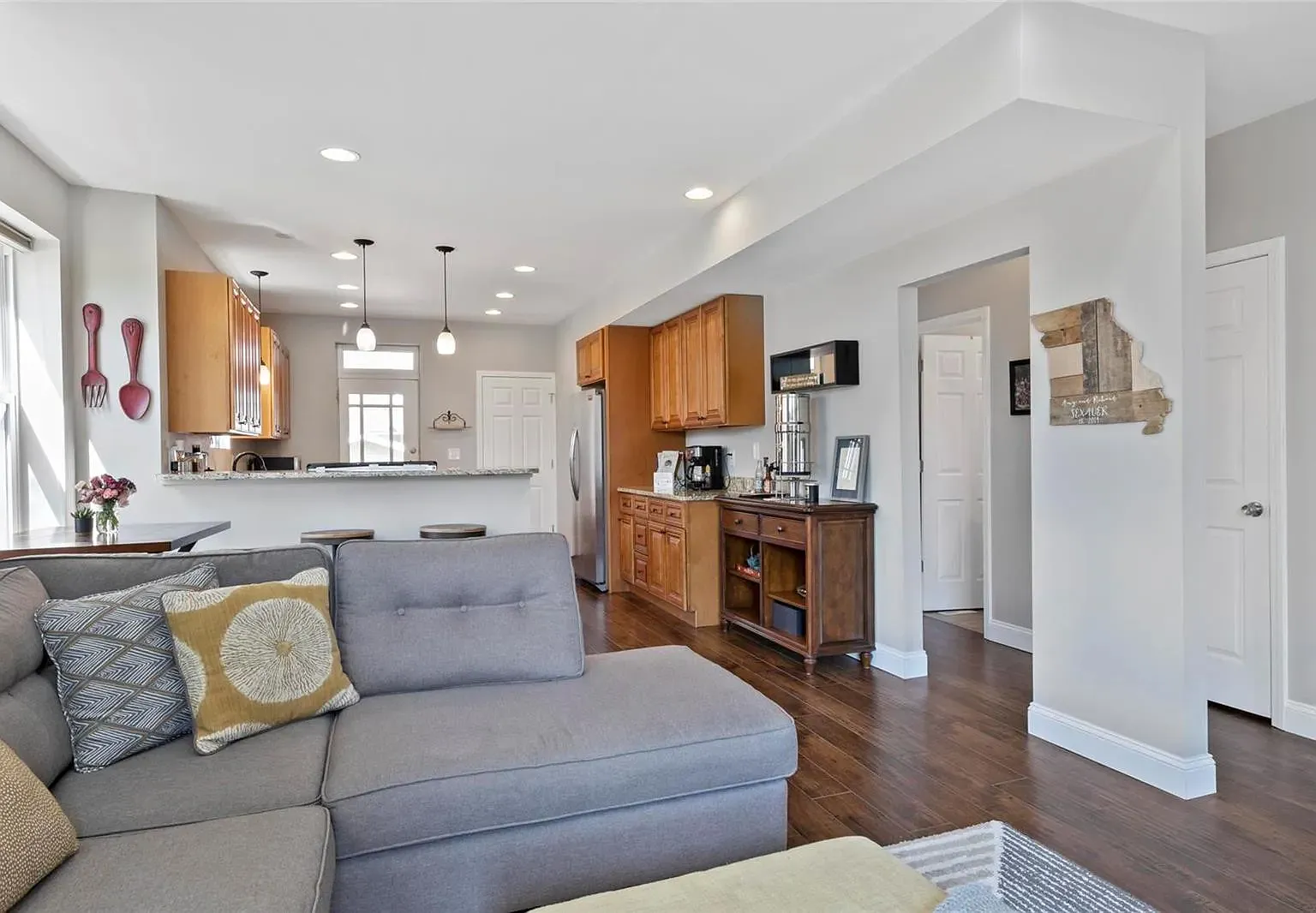 2135 Forest Ave — Photo 4