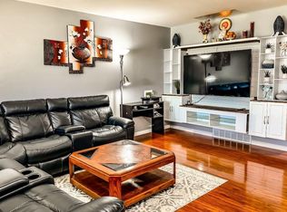 30155 Dell Ln, Warren, MI 48092