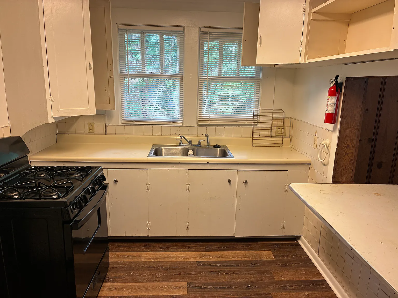 2 bed, 1425 sqft, $895 — Photo 3