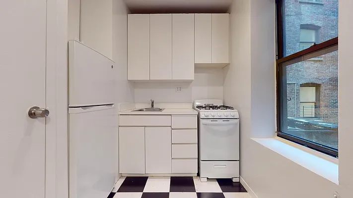 Rented by Bond New York | media 15