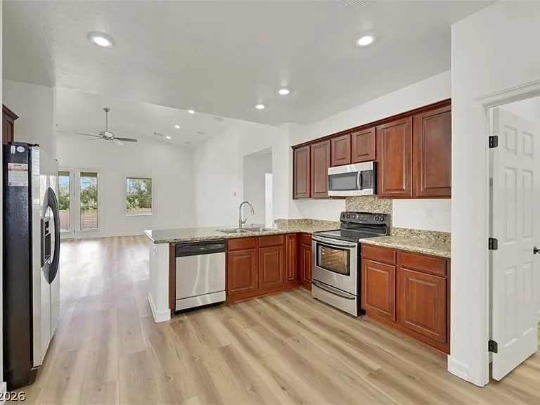 2519 Sparrow Way — Photo 6