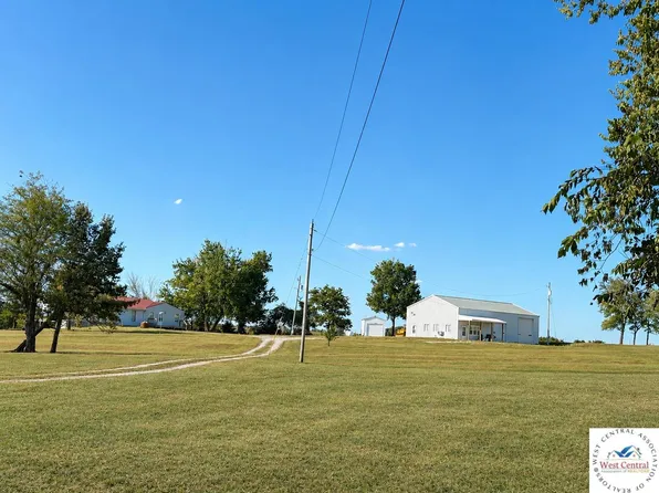 794-796 NW 43p Rd, Clinton, MO 64735
