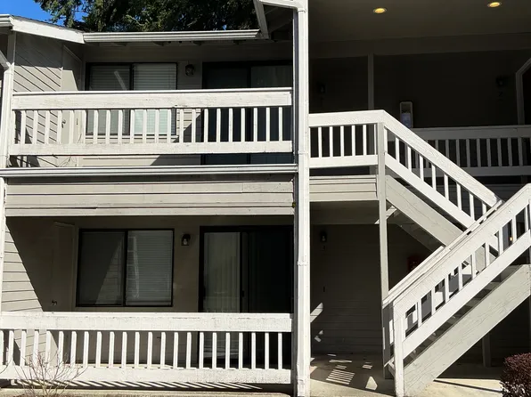 4410 NW Wedgewood Ln, Bremerton, WA