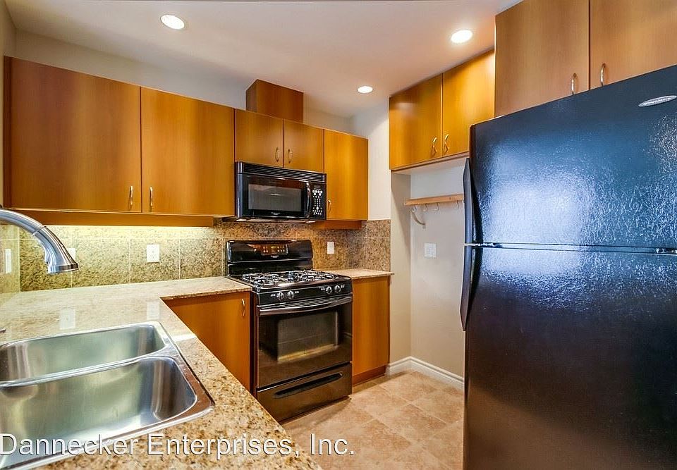 1st image of 300 W Beech St Unit 409