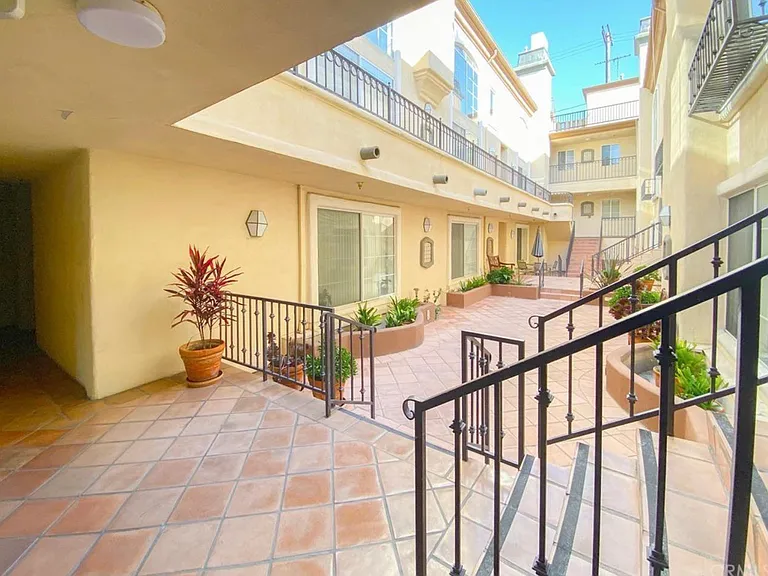 7120 La Tijera Blvd #A102 — Photo 20