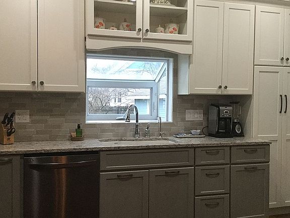 2nd image of 2907 Minot Ave