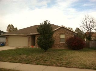 5214 S Honeysuckle Ln, Battlefield, MO 65619