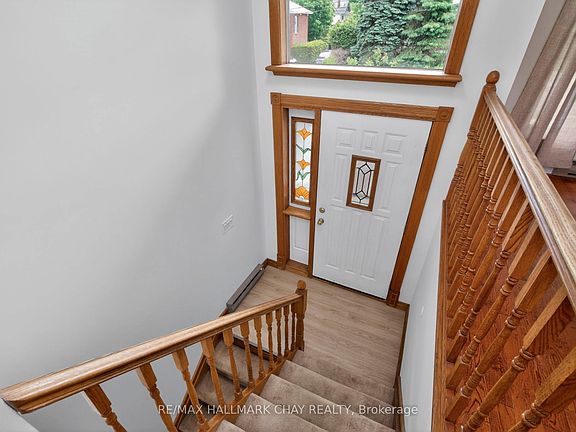 3rd image of 716 Dominion Ave