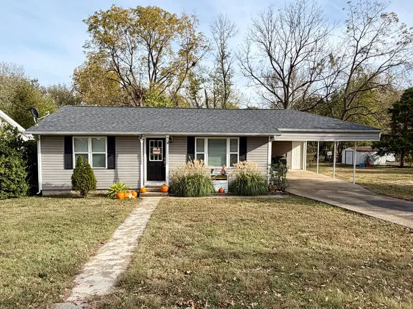 308 Clay St, Iberia, MO 65486