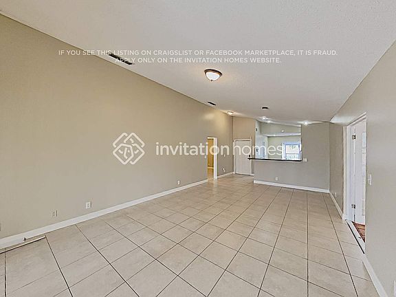 4th image of 3894 Circle Lake Dr