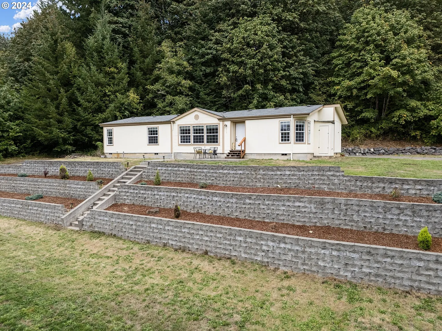 212 Taylor Rd photo 1