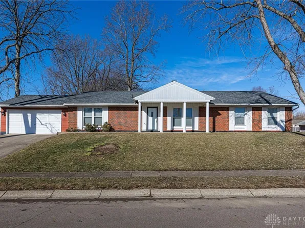 5 Evergreen Dr, Springboro, OH 45066