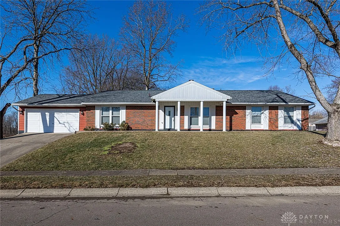 5 Evergreen Dr photo 1