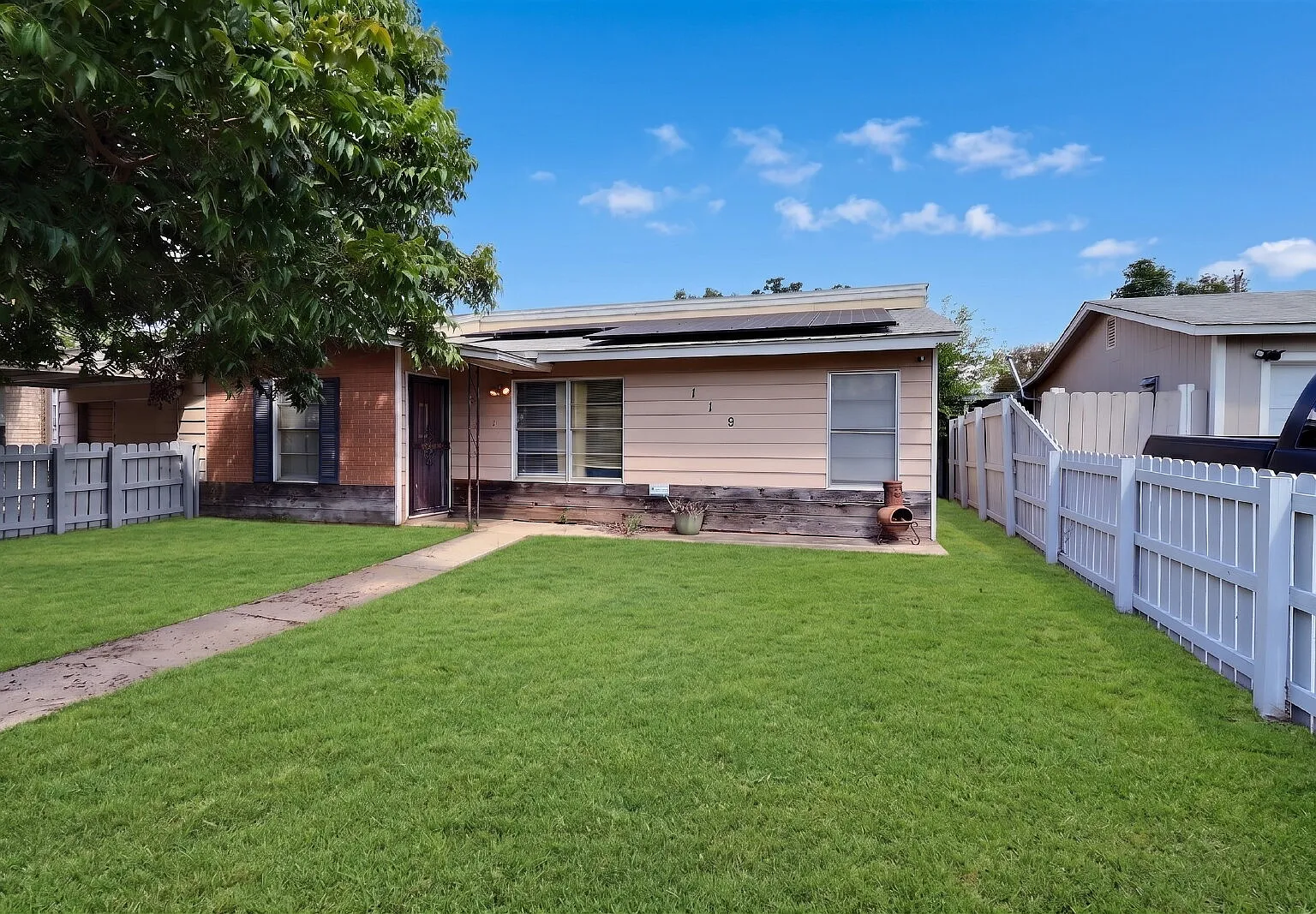 4 bed, 2.0 bath, 1680 sqft, $1,600 — Photo 2