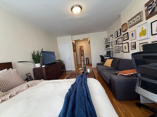 2nd image of 1492 2nd Ave APT 4B