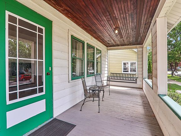 2nd image of 7256 W Thorndale Ave