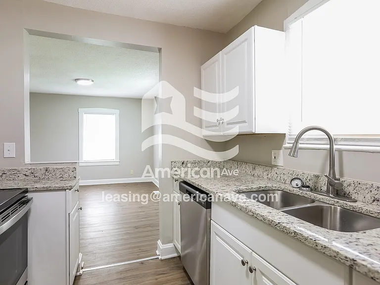 731673_007_kitchen_12699377.jpg