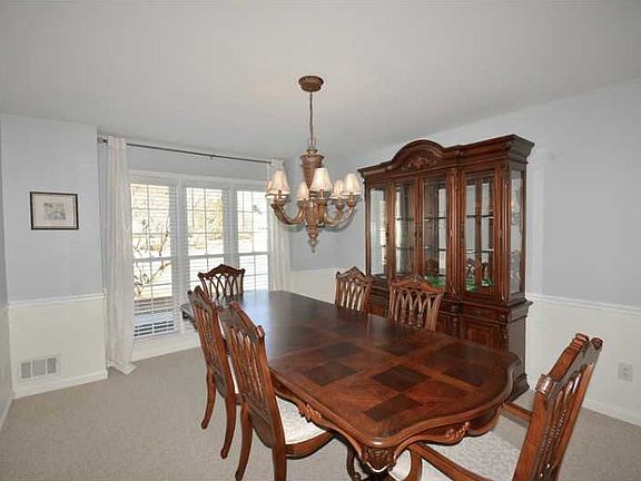 4th image of 1227 Highfield Dr