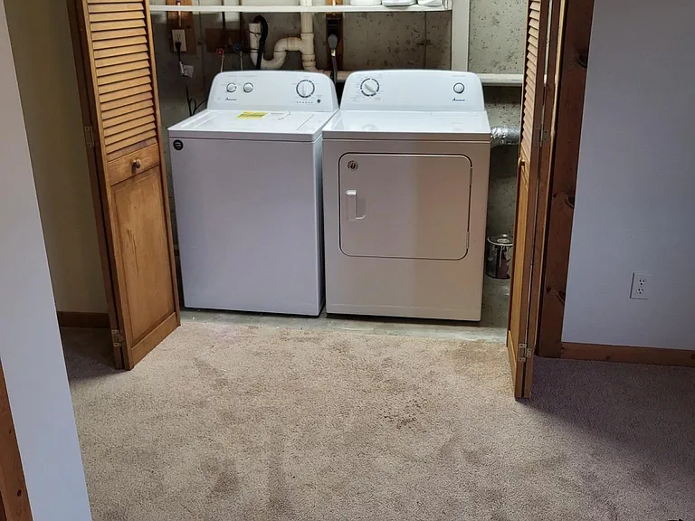 84 Village Ln — Photo 13