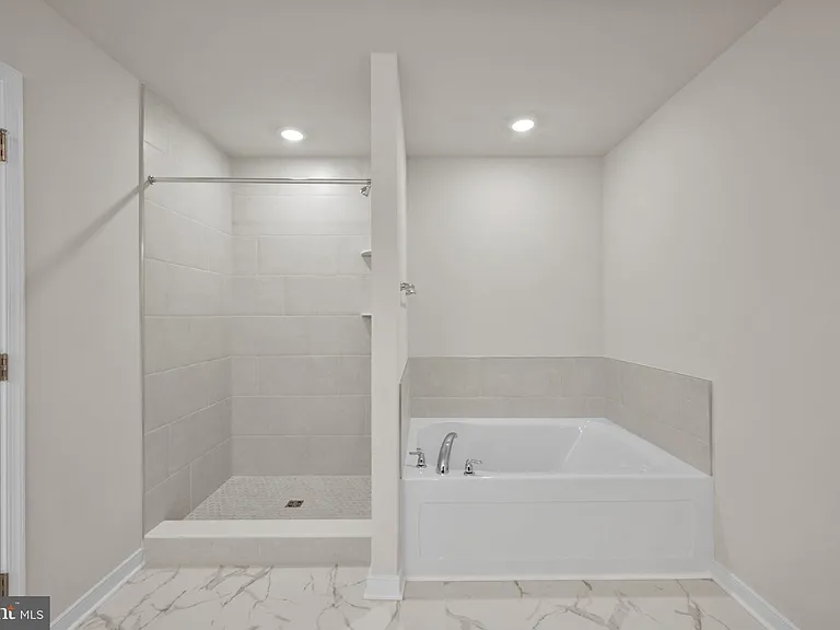 106 Mate Ct — Photo 24