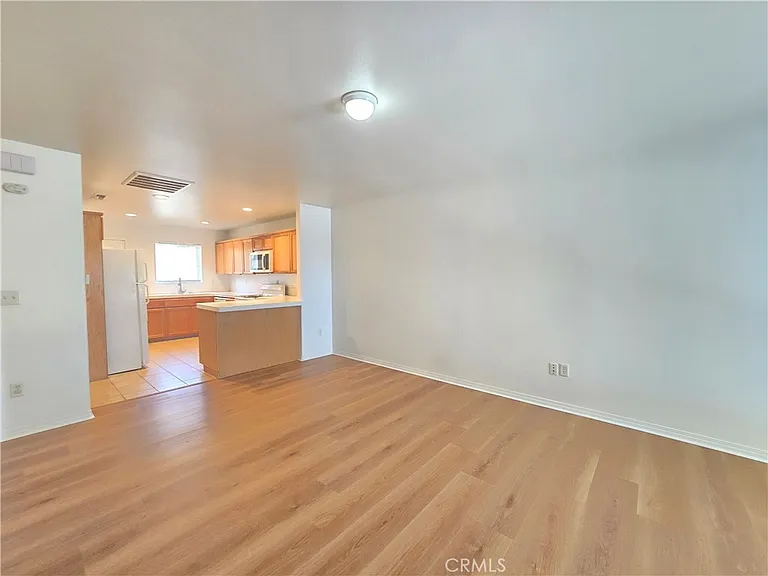 9300 Holly Ave #3 — Photo 8