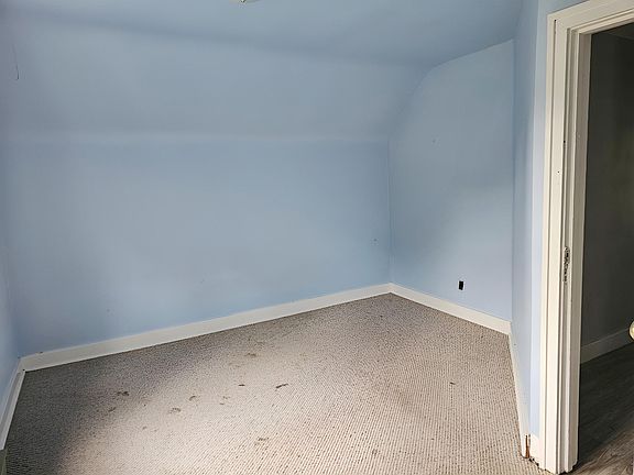 5th image of 1009 11th Ave