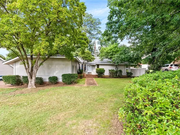 1144 E University Dr, Auburn, AL 36830