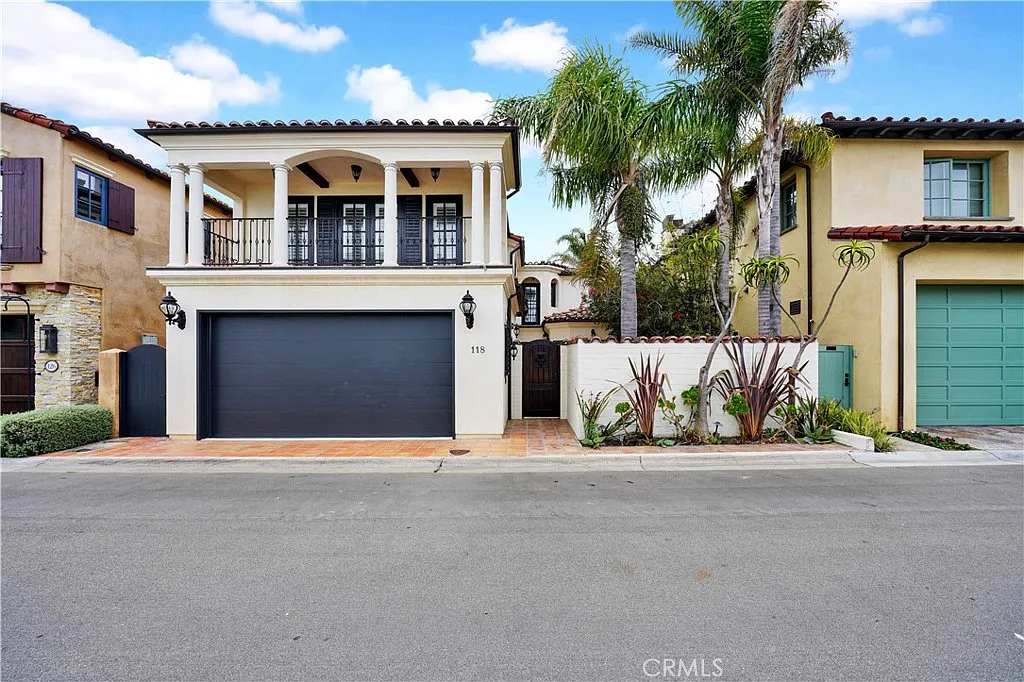 4 bed, 4.5 bath, 3572 sqft, $15,500 — Photo 1
