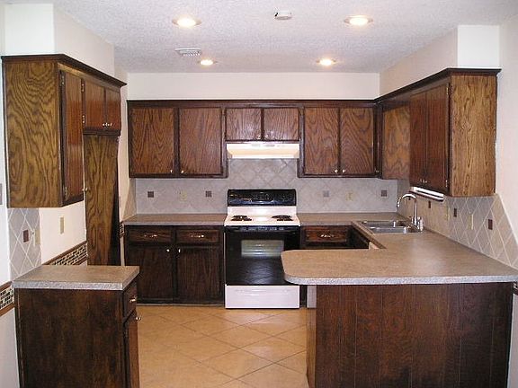 2nd image of 1108 Cottonwood Dr