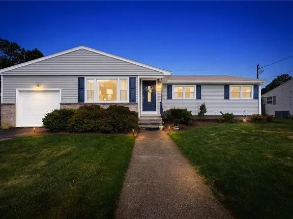 6 Setian Cir, Johnston, RI 02919