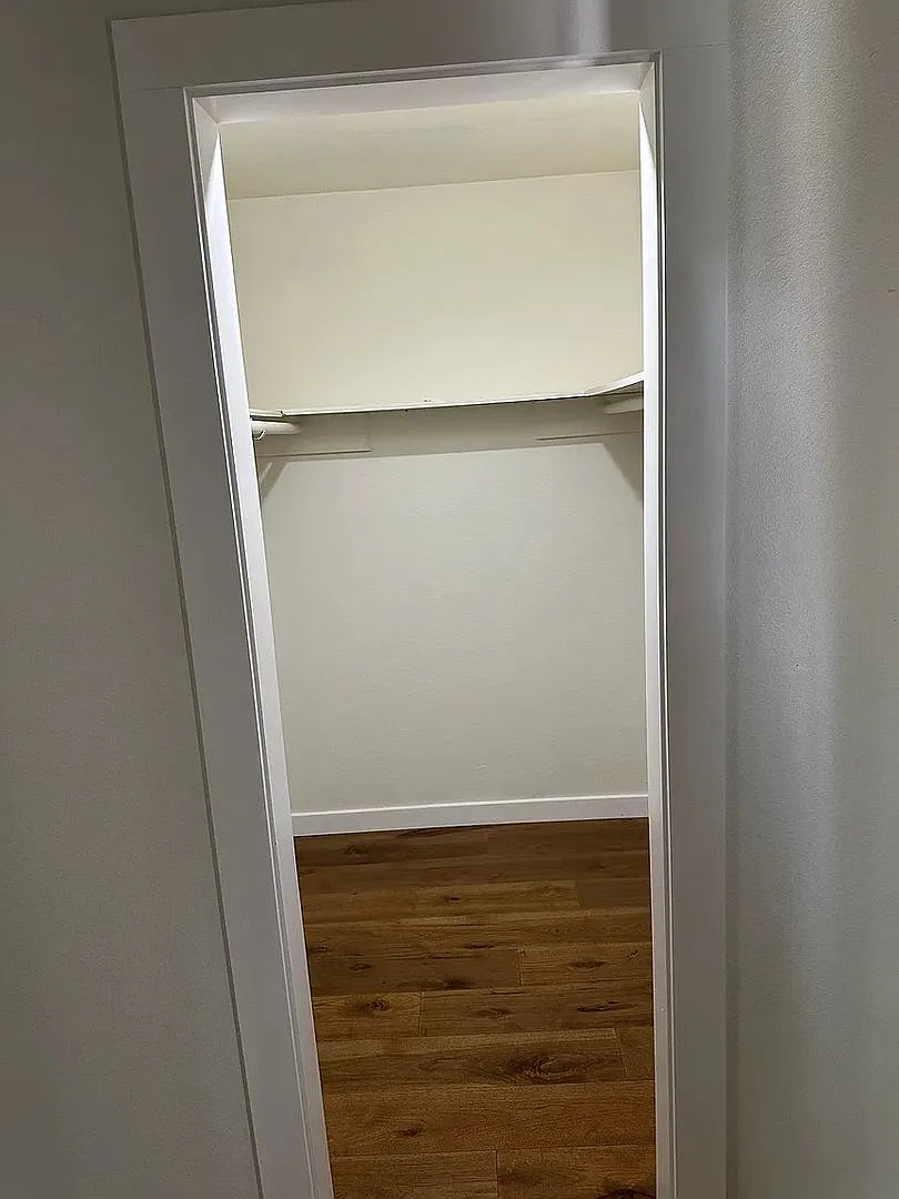 Room in 4 Bedroom Home in Austin — Photo 4