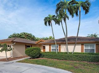 555 Pine Grove Ln, Naples, FL 34103