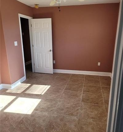 5th image of 2704 Rose Dr