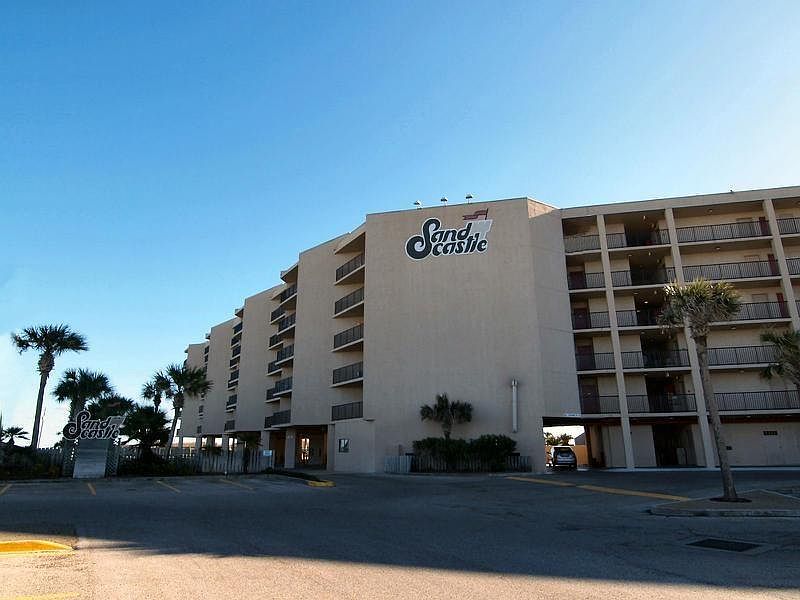 1st image of 800 Sandcastle Dr #106