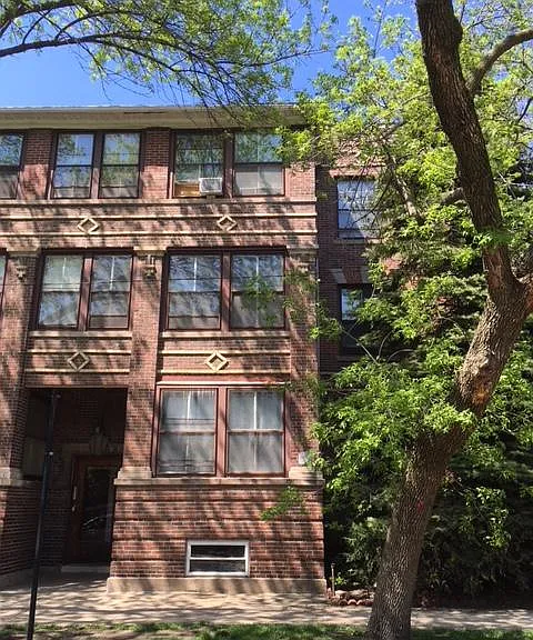 2208 W Berteau Ave #3 — Photo 1