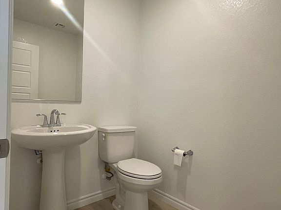 5th image of 6256 Foxes Dale St
