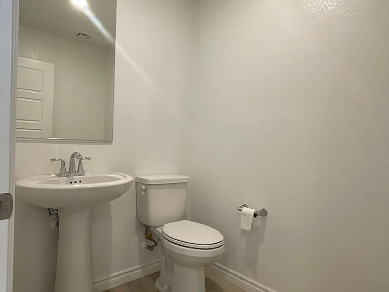 6256 Foxes Dale St — Photo 5