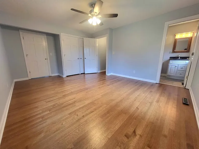 825 Jonathan Ln — Photo 32