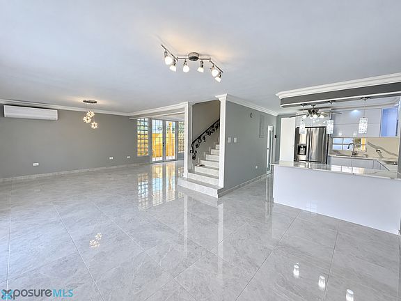 2nd image of 42 Paseo #42