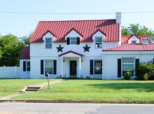 609 E Main St, Hamilton, TX 76531