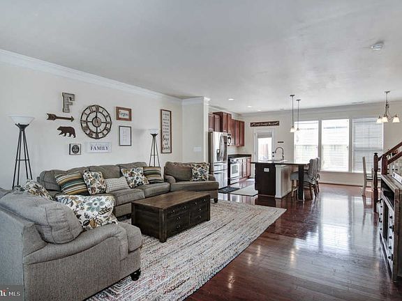 4th image of 9220 Alvyn Lake Cir