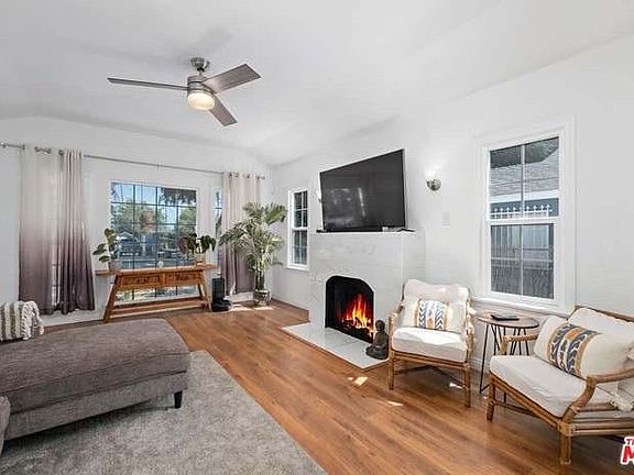3rd image of 612 W 105th St