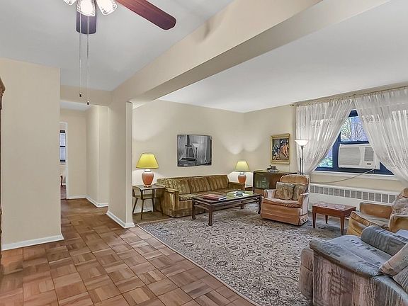 4th image of 31-70 138th St #1E