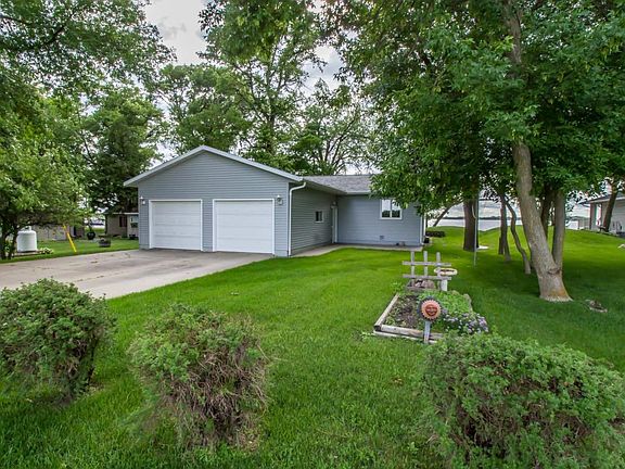 2nd image of 19523 Eastwood Dr