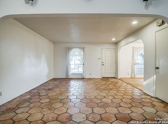 5th image of 10518 Merritime Ct
