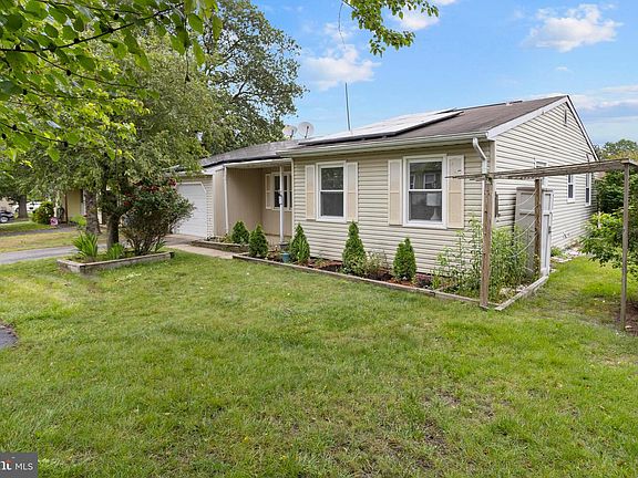 2nd image of 48 Westport Dr #71