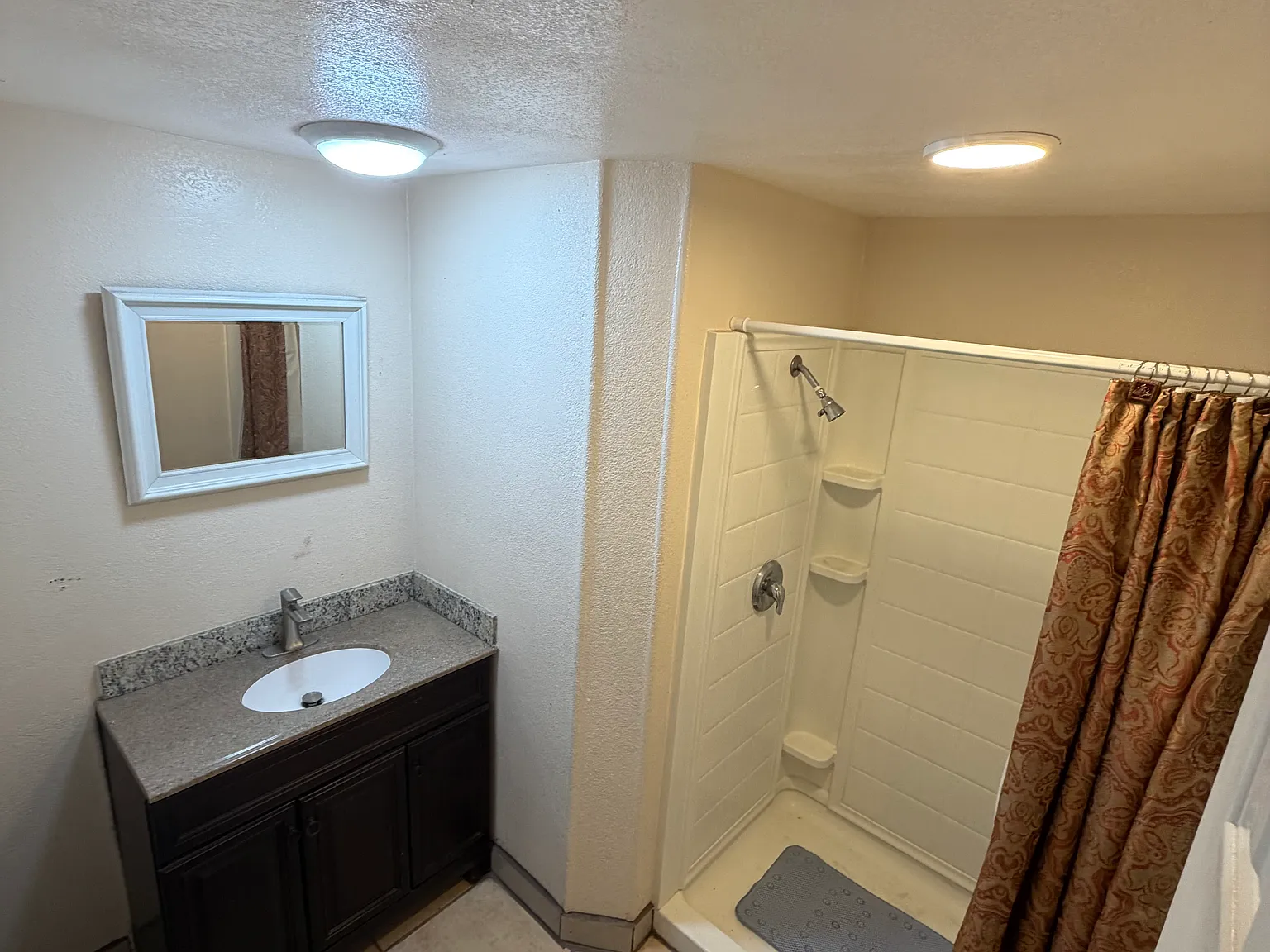 3 bed, $1,200 — Photo 4