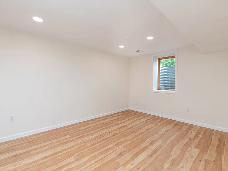 5596 Main Ave NE — Photo 10